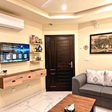Comfortable & Lovely 1 Bed Apt In Bahria Town Rawalpindi Buitenkant foto